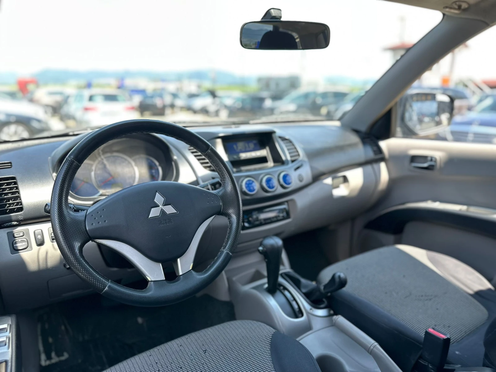 Mitsubishi L200 / DOUBLE CAB / AUTOMAT / 2.5D / , снимка 9 - Автомобили и джипове - 54817632
