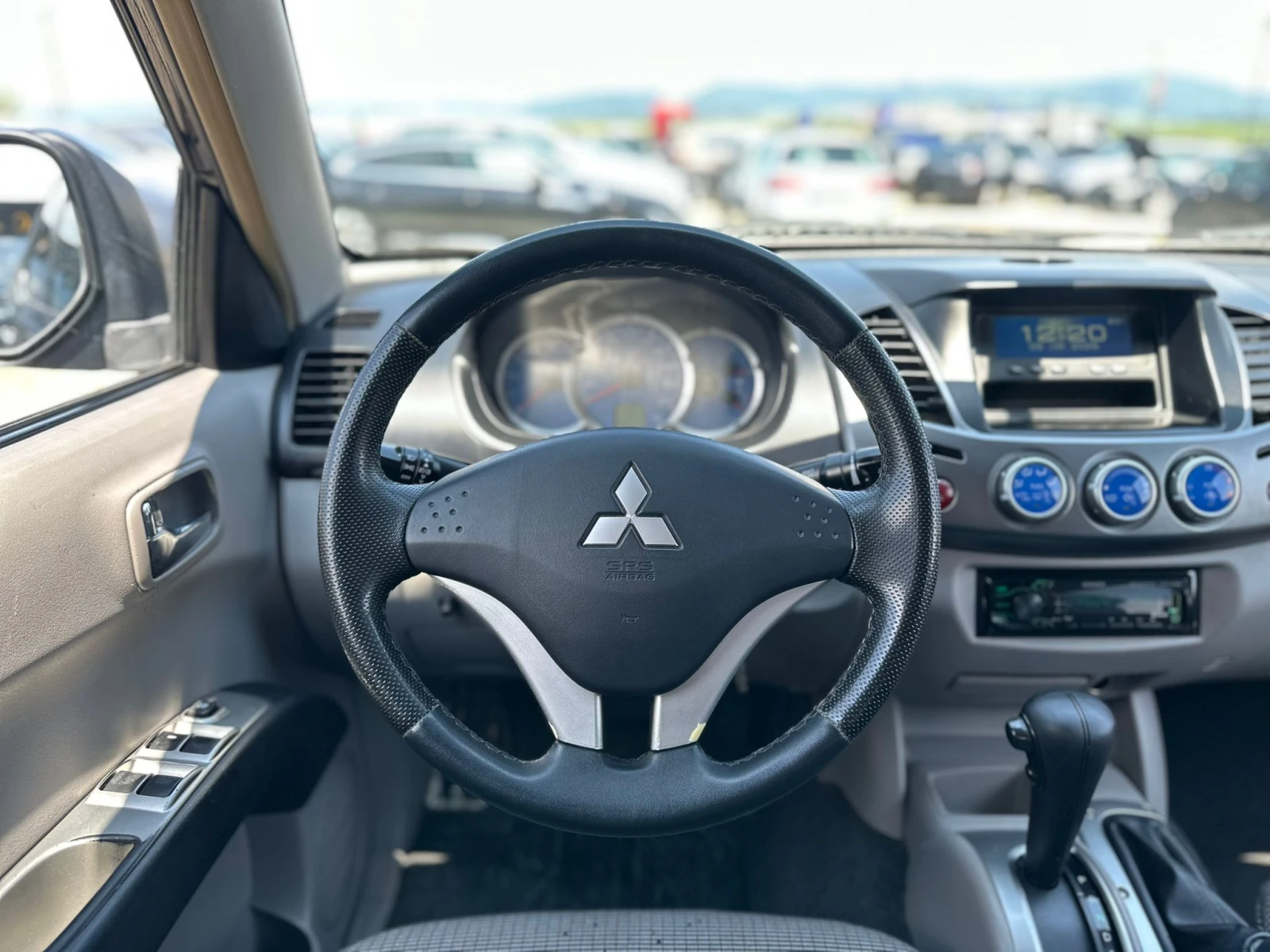Mitsubishi L200 / DOUBLE CAB / AUTOMAT / 2.5D / , снимка 13 - Автомобили и джипове - 54817632