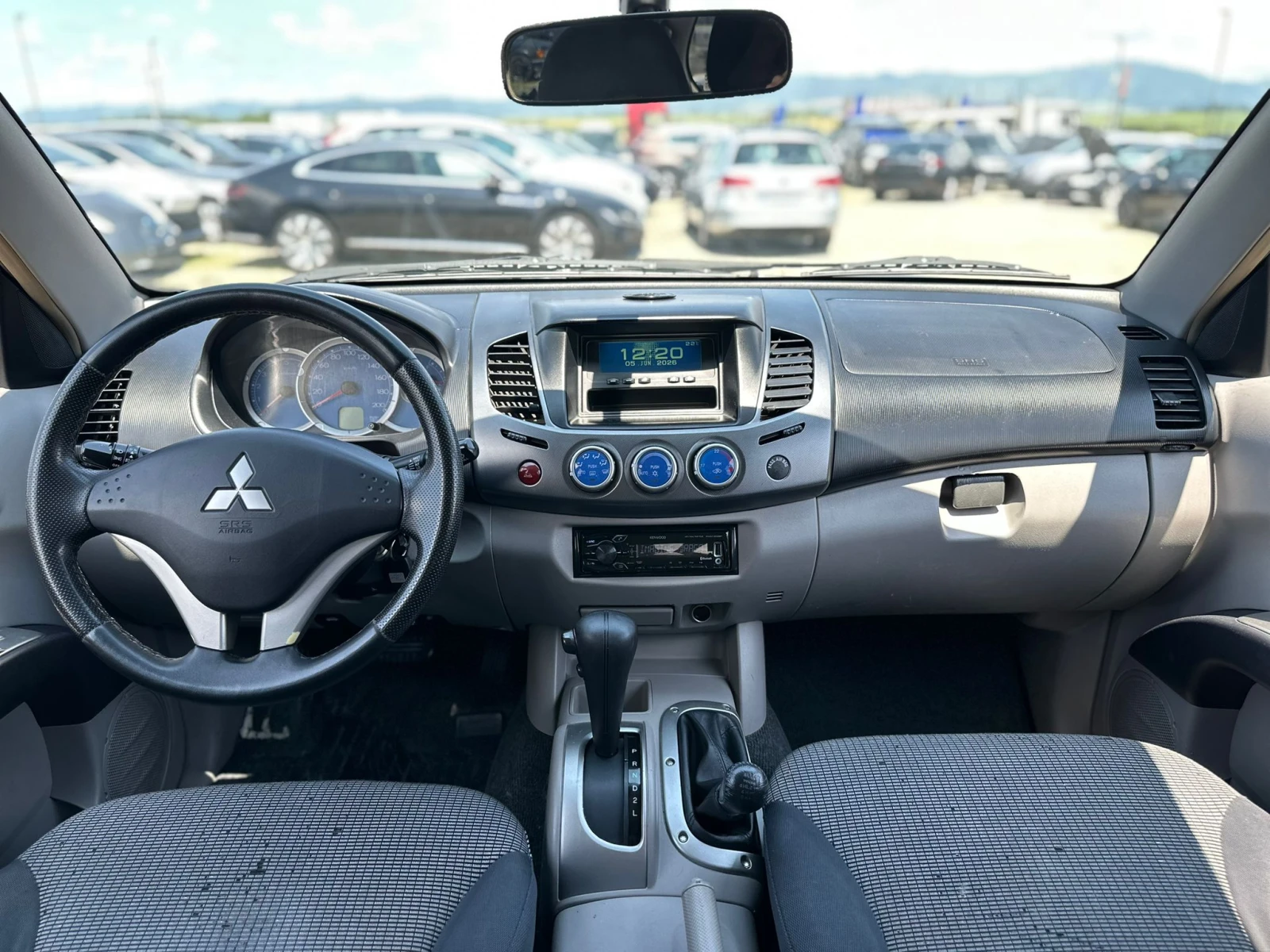 Mitsubishi L200 / DOUBLE CAB / AUTOMAT / 2.5D / , снимка 12 - Автомобили и джипове - 54817632