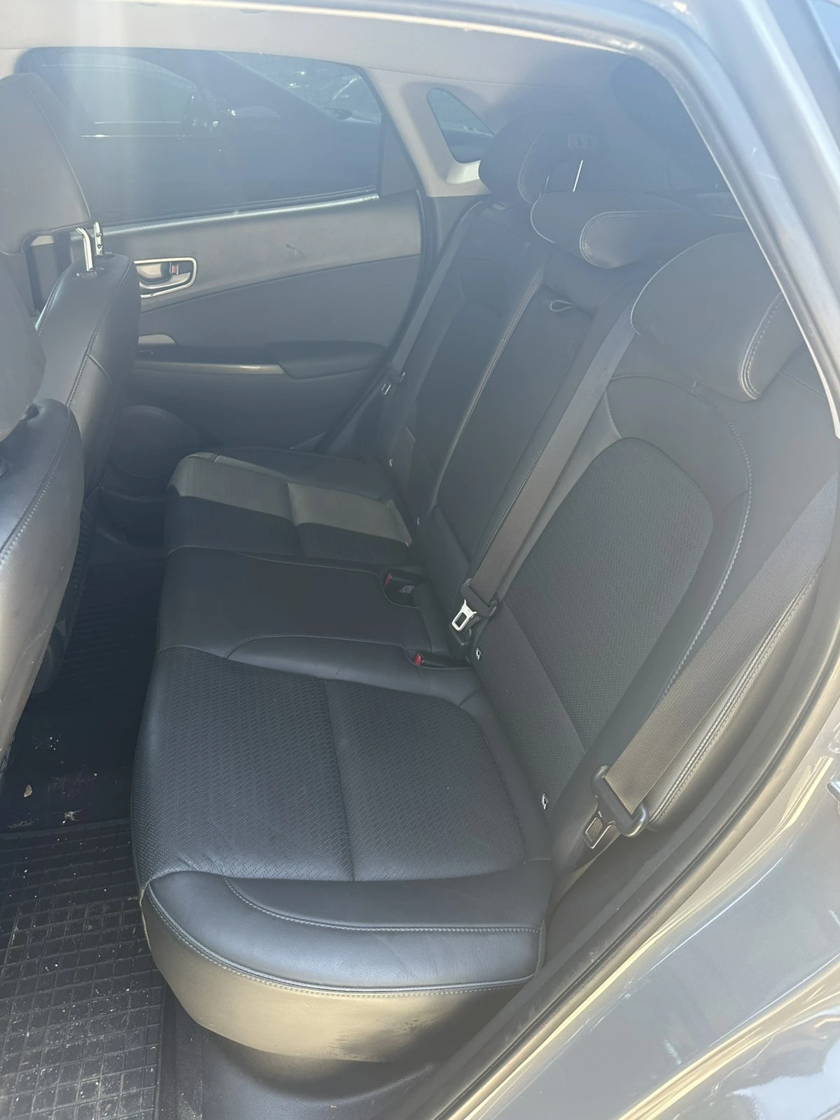 Hyundai Kona 64KWh/PREMIUM/ГАРАНЦИЯ/SOH100%/FULL!, снимка 10 - Автомобили и джипове - 55046394