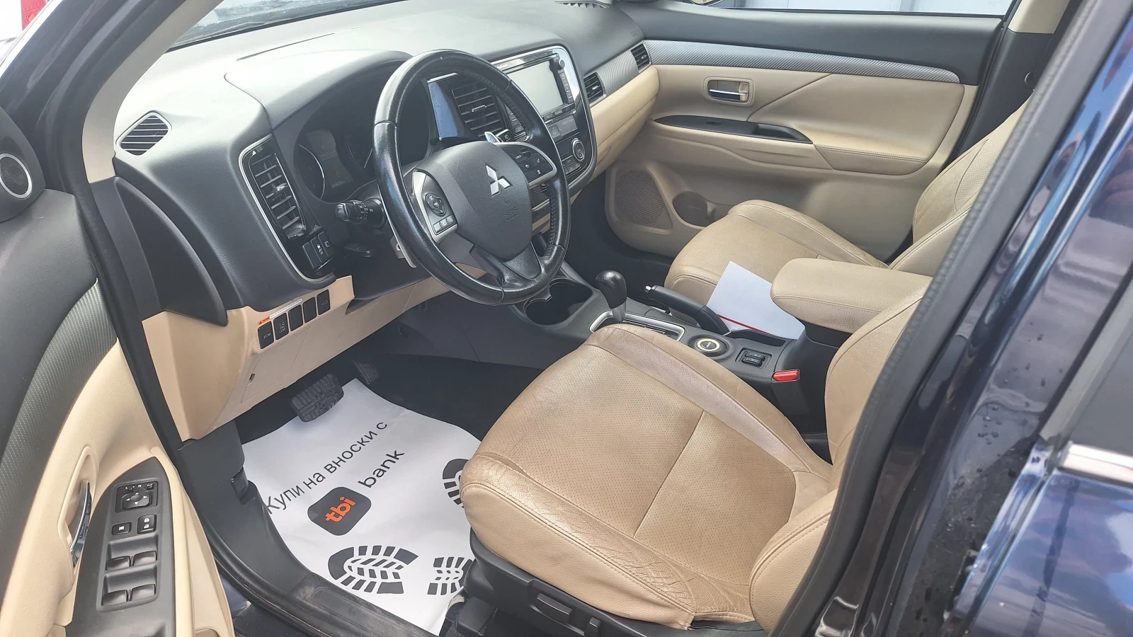 Mitsubishi Outlander, снимка 9 - Автомобили и джипове - 55411632