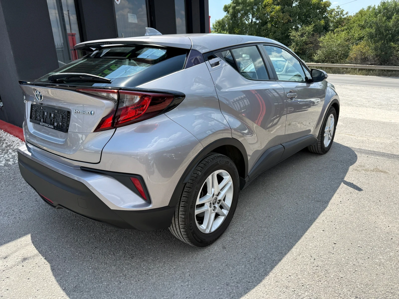 Toyota C-HR 1.8 Hybrid-В ГАРАНЦИЯ! 128хил.км.Кей лес!Камера! , снимка 6 - Автомобили и джипове - 55573599