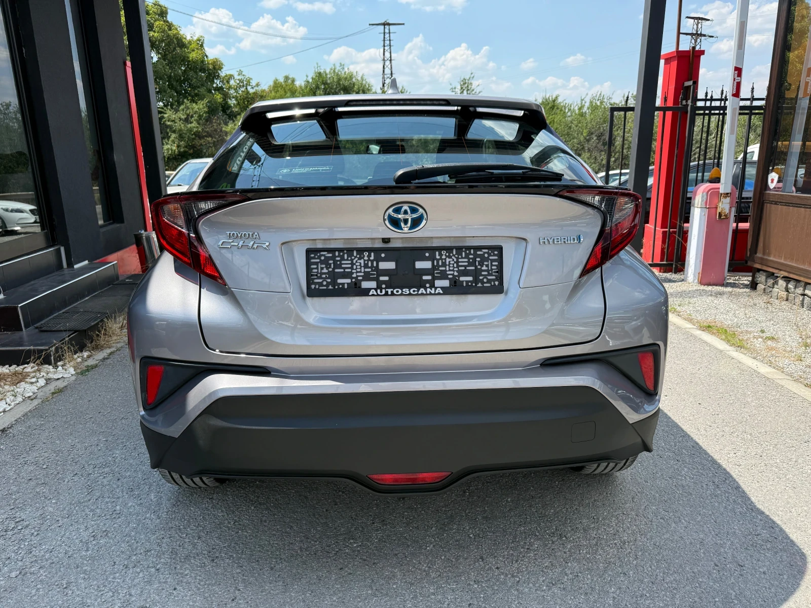 Toyota C-HR 1.8 Hybrid-В ГАРАНЦИЯ! 128хил.км.Кей лес!Камера! , снимка 5 - Автомобили и джипове - 55573599