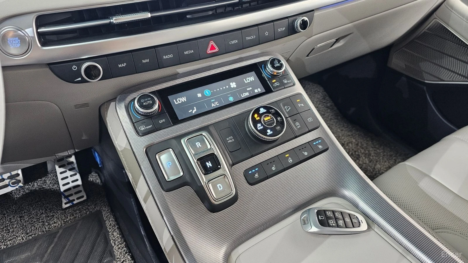 Hyundai Palisade 3.8* AWD* CALLIGRAPHY* ПОДГРЕВ* ОБДУХВАНЕ* 360* FU, снимка 8 - Автомобили и джипове - 55674127
