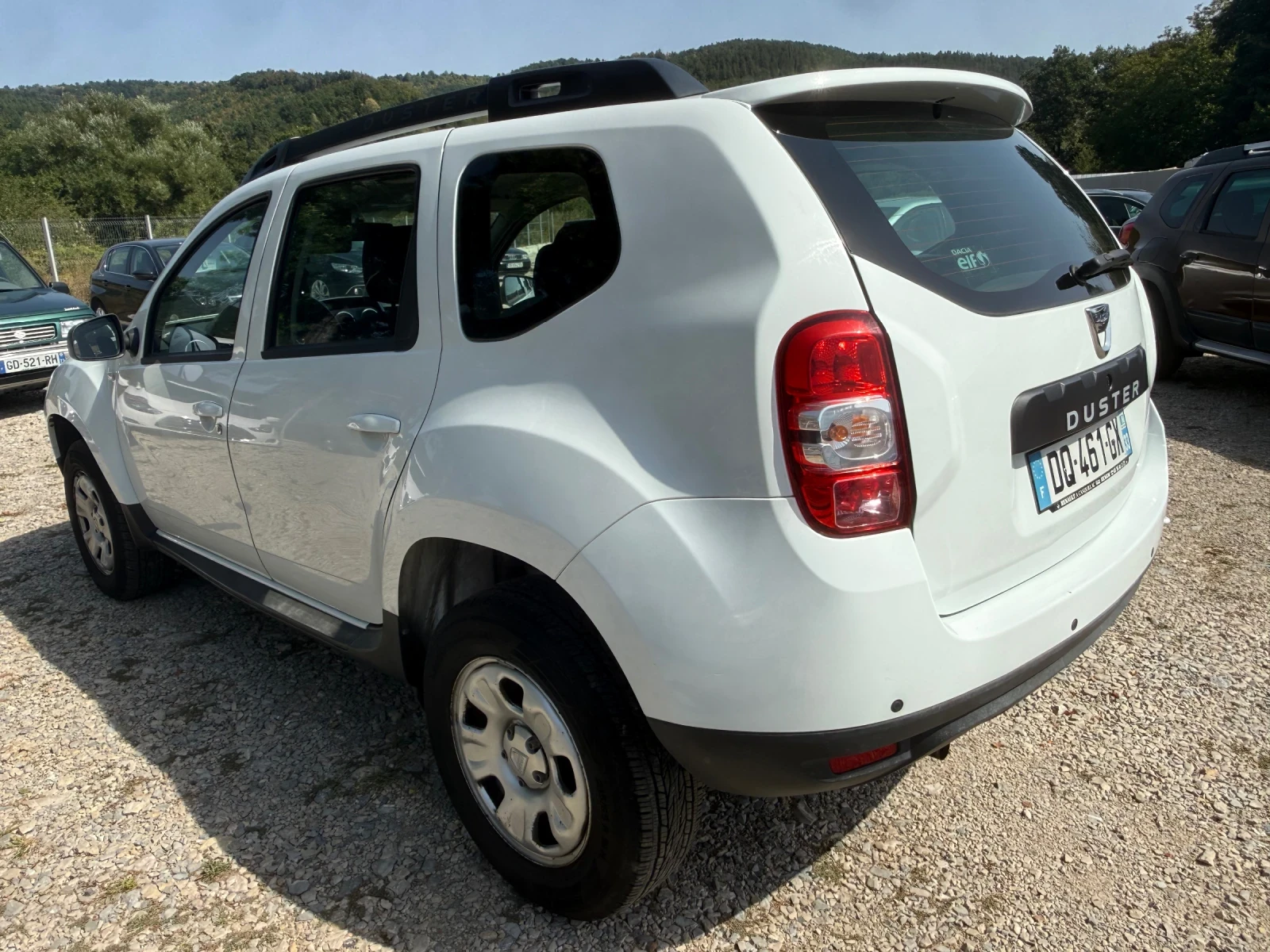 Dacia Duster 1.5dci, снимка 7 - Автомобили и джипове - 55870522