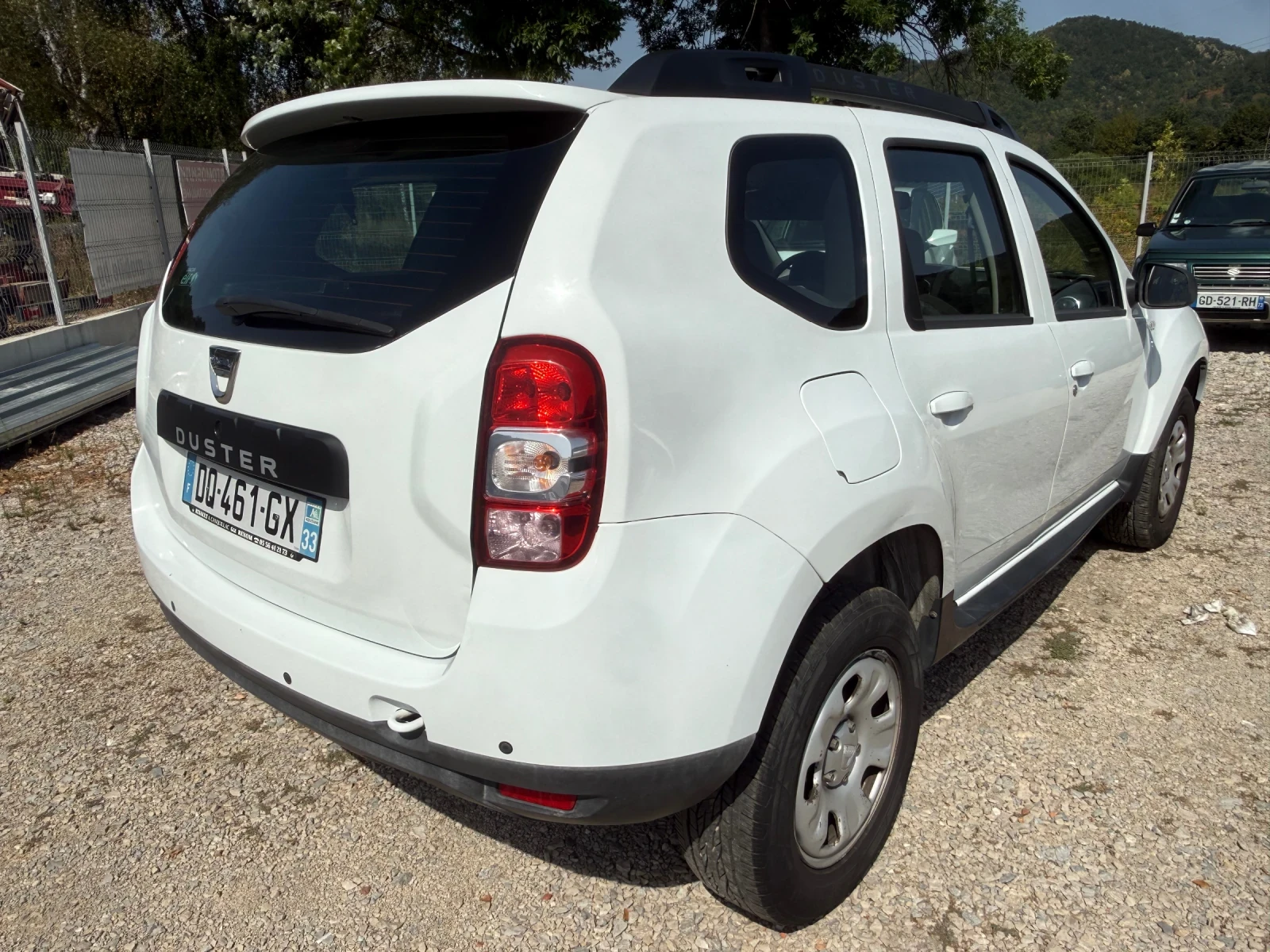 Dacia Duster 1.5dci, снимка 5 - Автомобили и джипове - 55870522