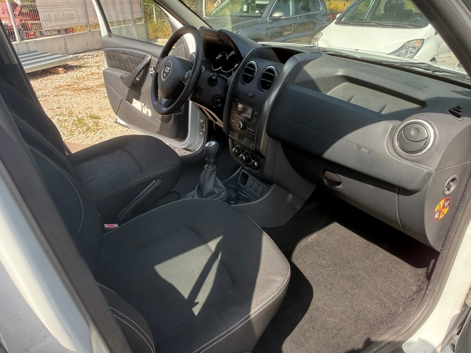 Dacia Duster 1.5dci, снимка 9 - Автомобили и джипове - 55870522