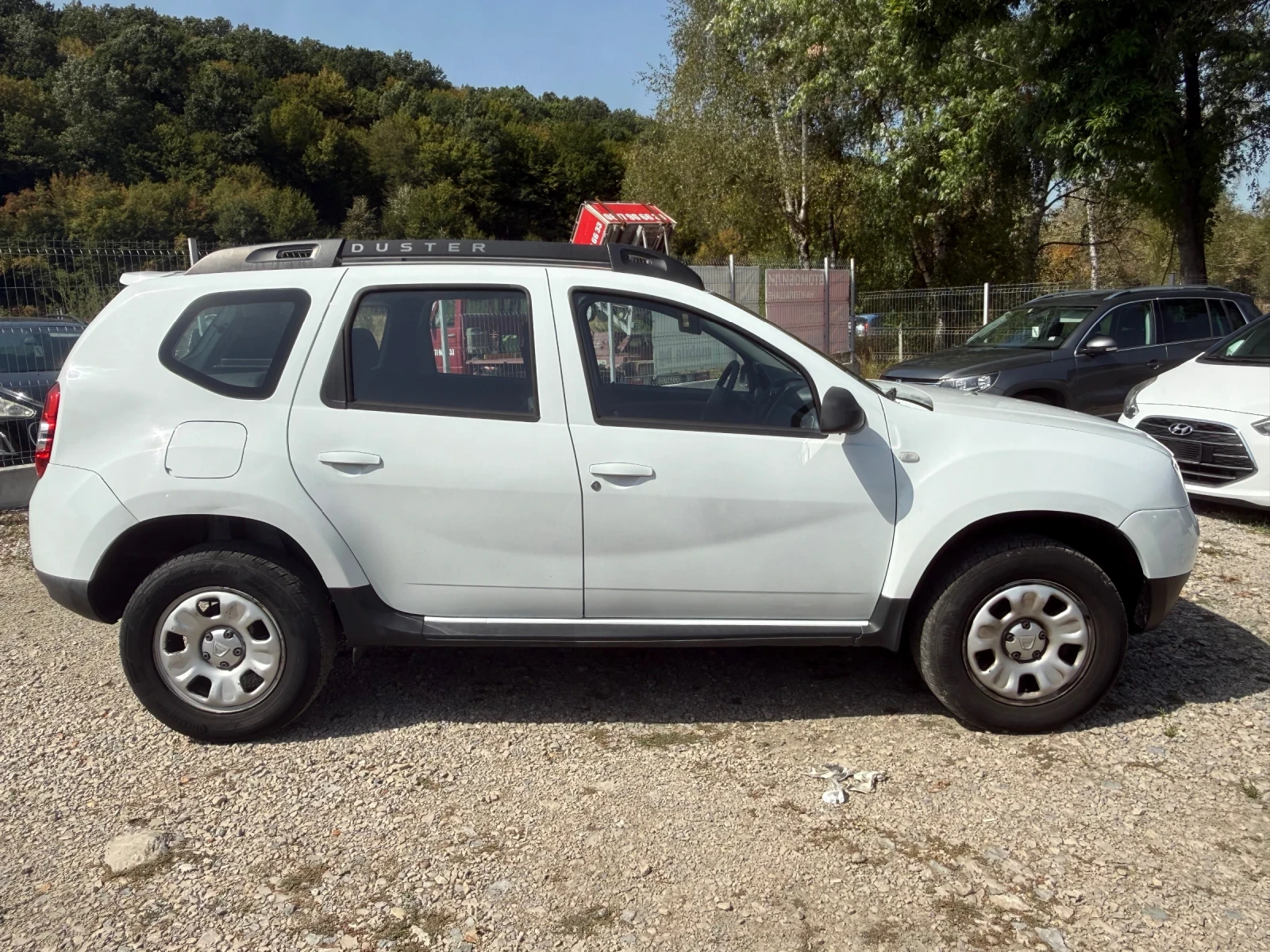 Dacia Duster 1.5dci, снимка 4 - Автомобили и джипове - 55870522