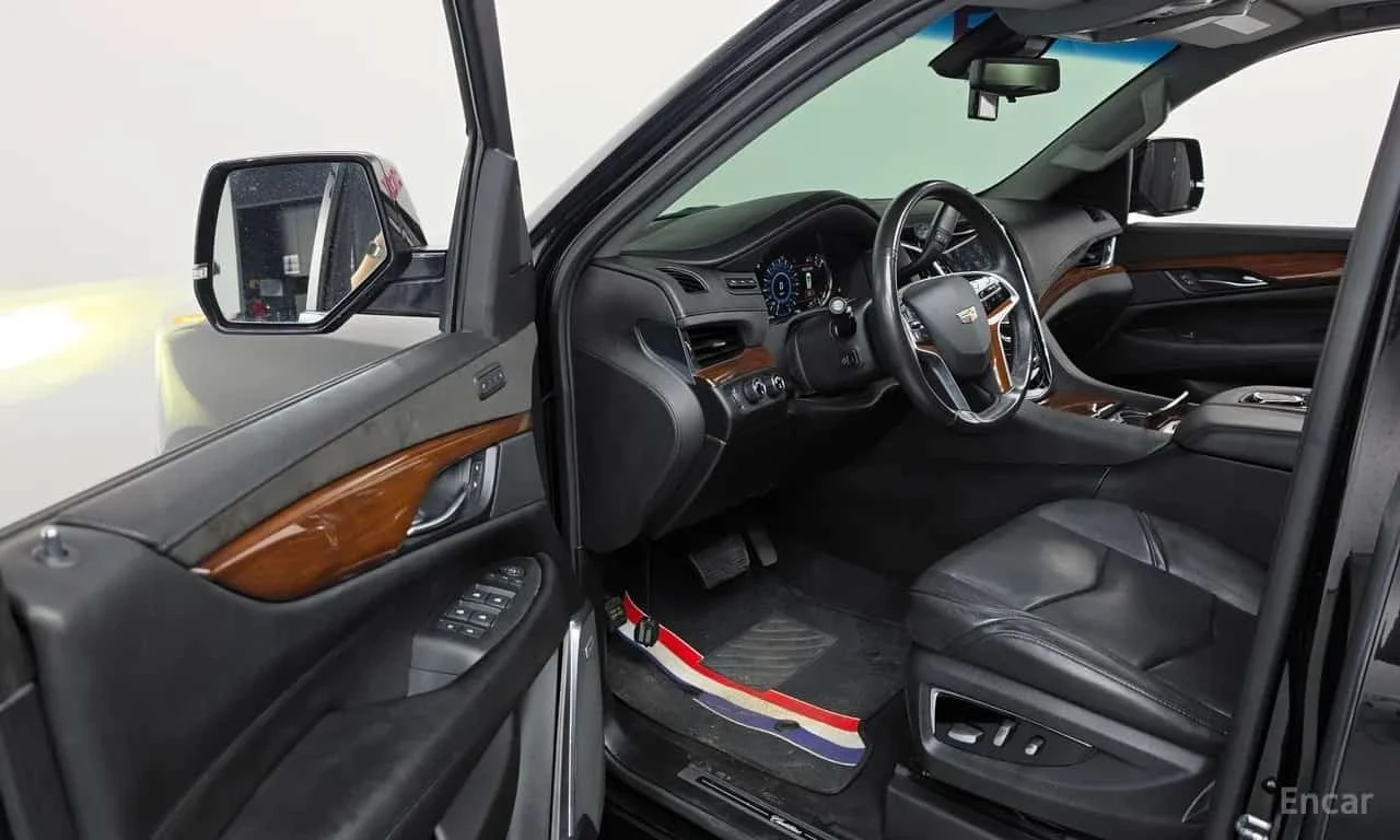 Cadillac Escalade * 6.2 * ФИНАНСИРАНЕ, снимка 10 - Автомобили и джипове - 56273290