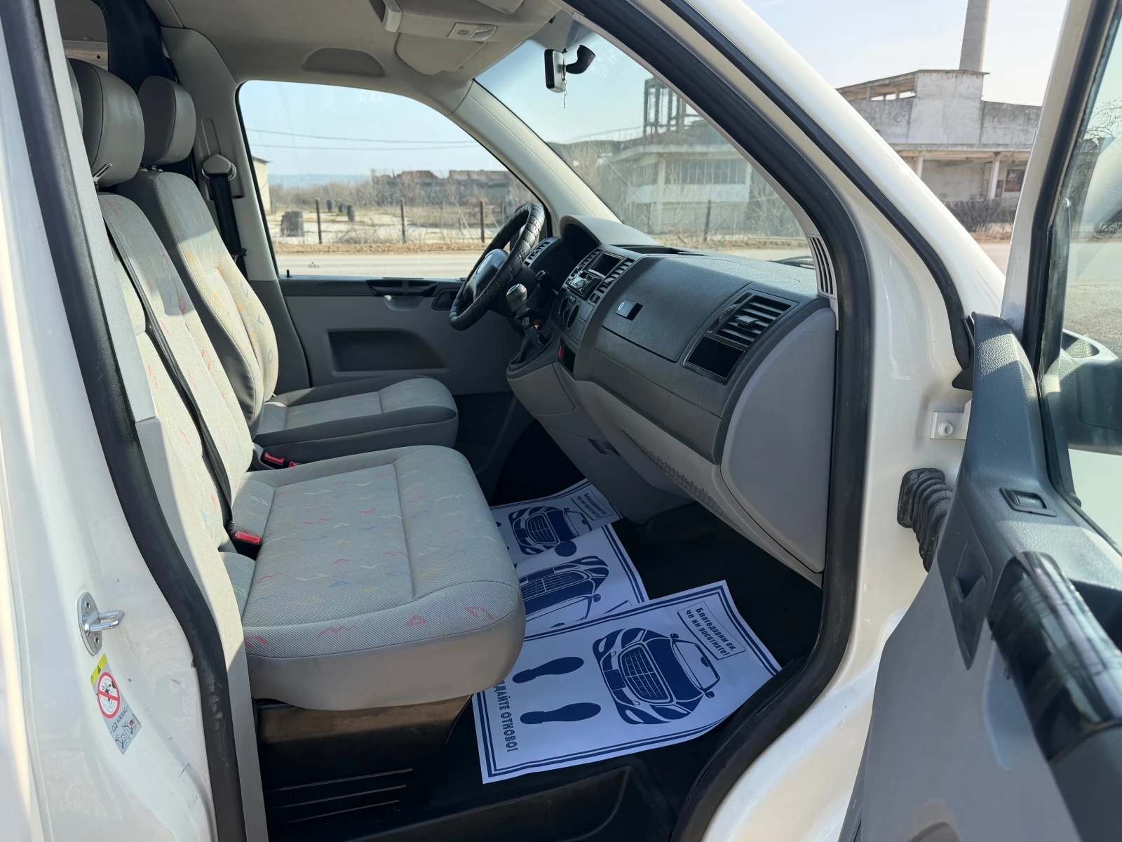 VW T5 1.9TDi MAXi климатик Лизинг, снимка 9 - Бусове и автобуси - 53652681