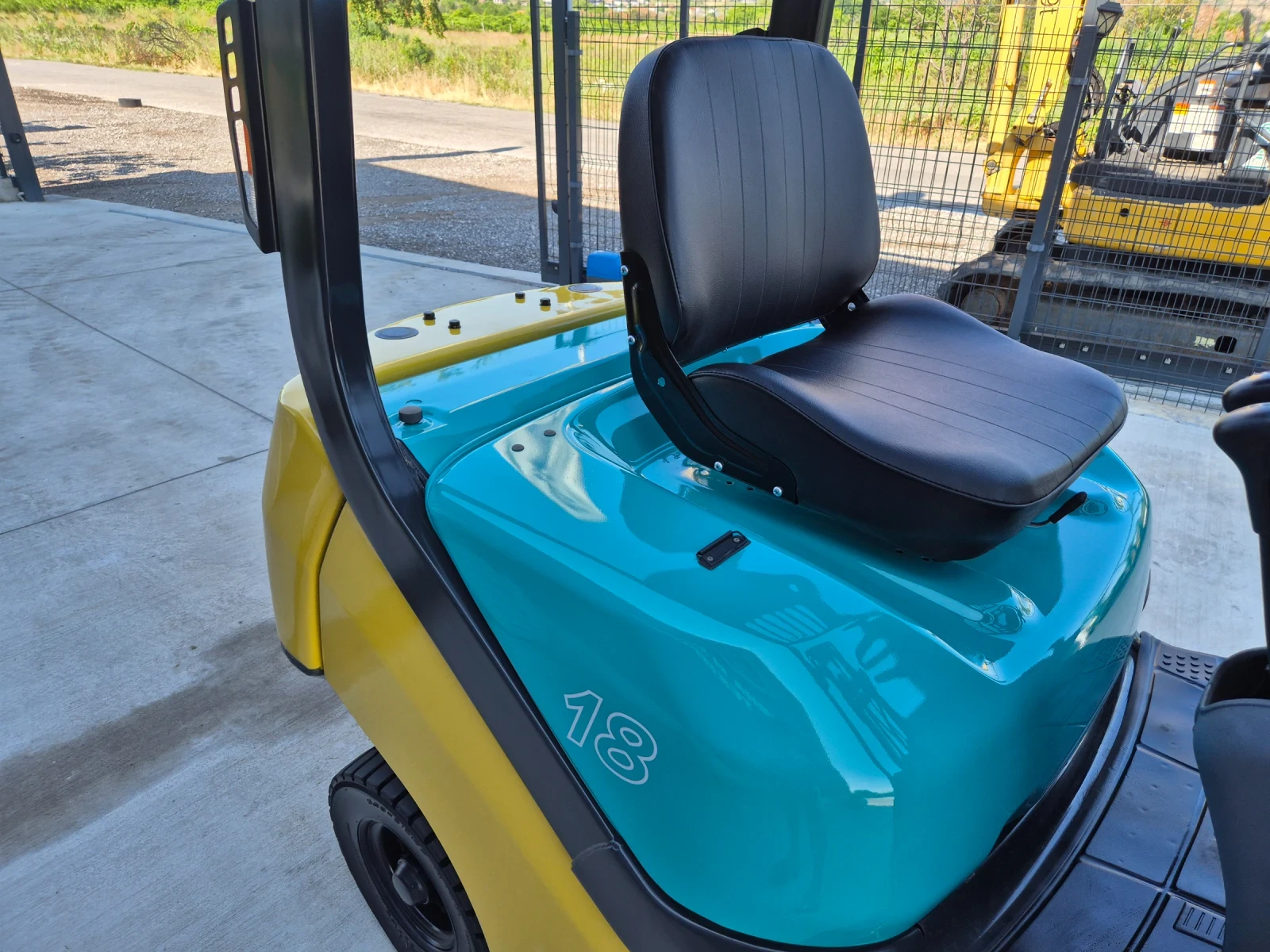  Komatsu  * 4   *   * ! | Mobile.bg   12