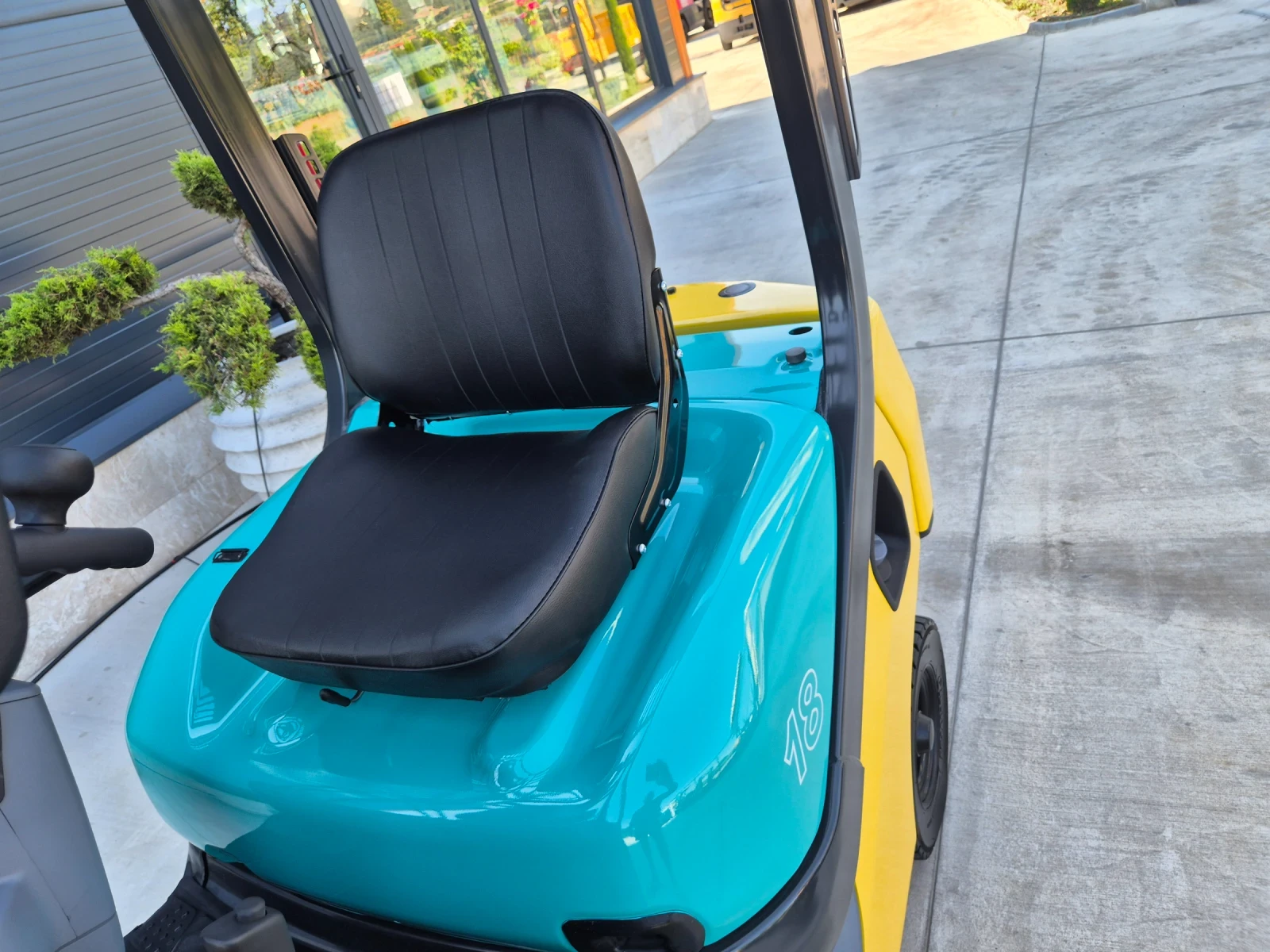  Komatsu  * 4   *   * ! | Mobile.bg   10