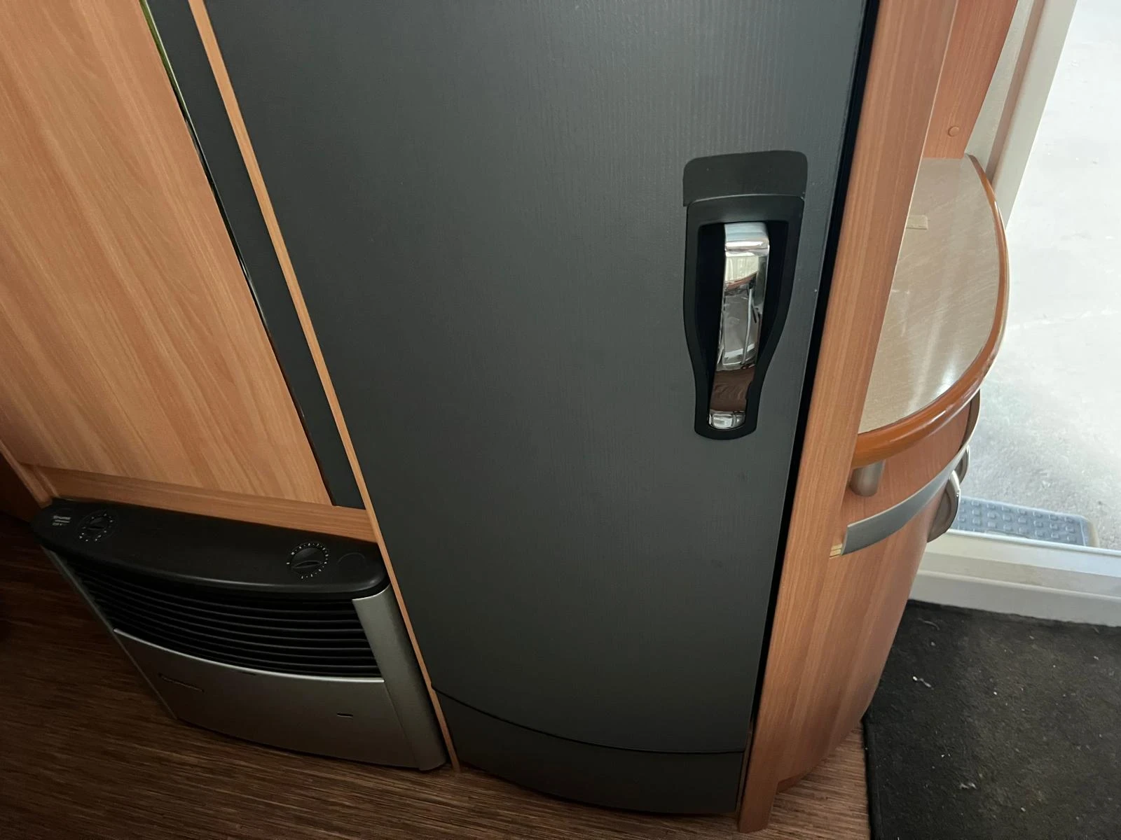 Каравана Hobby De LUXE 400 sfe - изображение 9