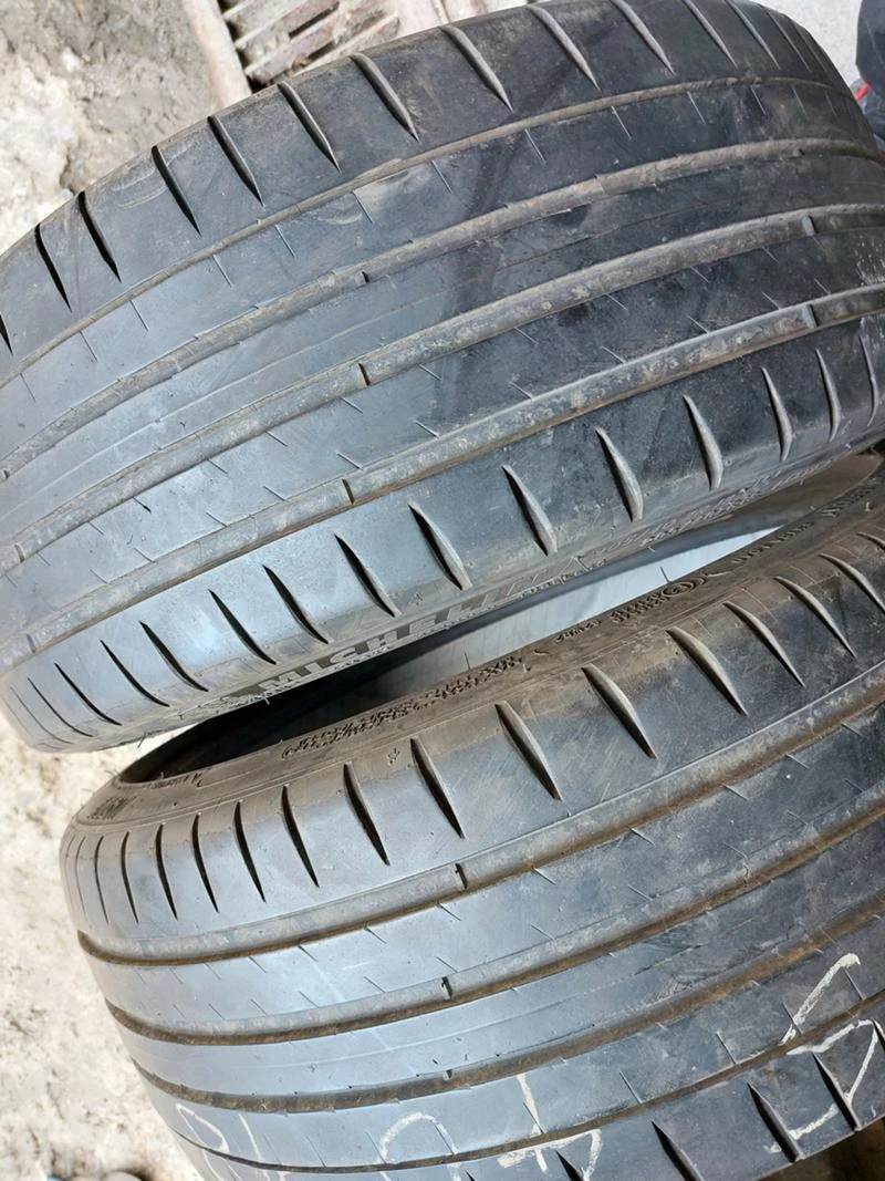 Гуми Летни 205/40R18, снимка 2 - Гуми и джанти - 37110907