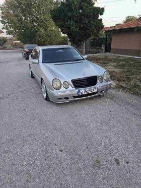 Mercedes-Benz E 320, снимка 2