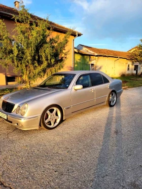 Mercedes-Benz E 320, снимка 6