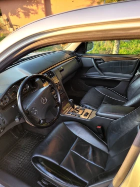 Mercedes-Benz E 320, снимка 8
