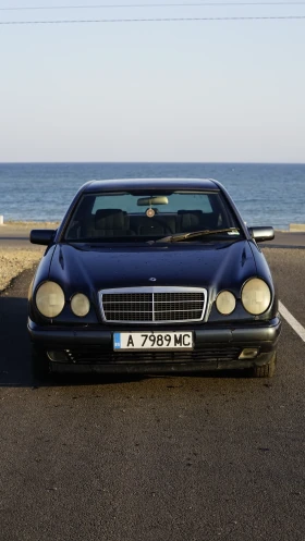 Mercedes-Benz E 200, снимка 1