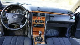 Mercedes-Benz E 200, снимка 11