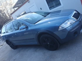 Skoda Octavia 2.0 TDI 8 Klapana SKOUT  4X4 NAVI KOJA  ITALY , снимка 2