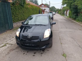 Toyota Yaris 1.0, снимка 1