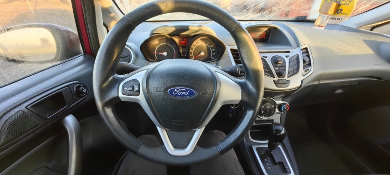Ford Fiesta 1.4i automat, снимка 12 - Автомобили и джипове - 44445996
