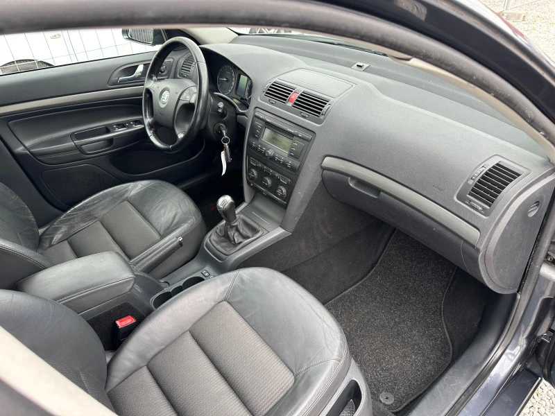 Skoda Octavia 1.8 TSI, снимка 9 - Автомобили и джипове - 47691698