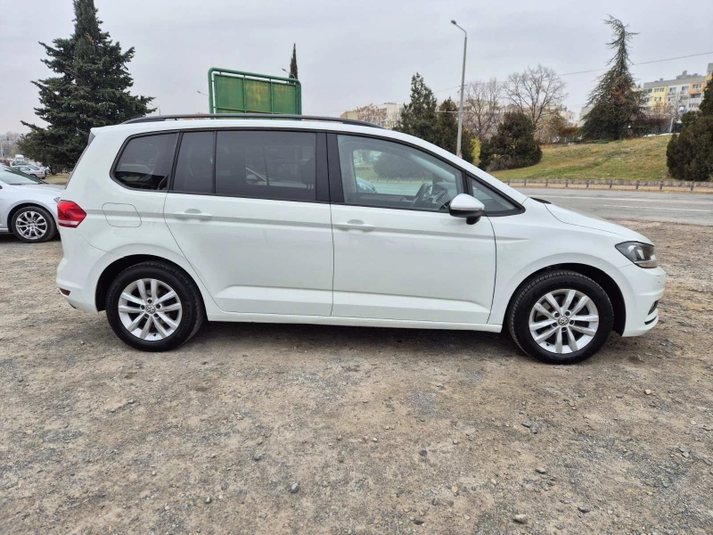 VW Touran 2.0TDI DSG 150кс, снимка 6 - Автомобили и джипове - 48152355