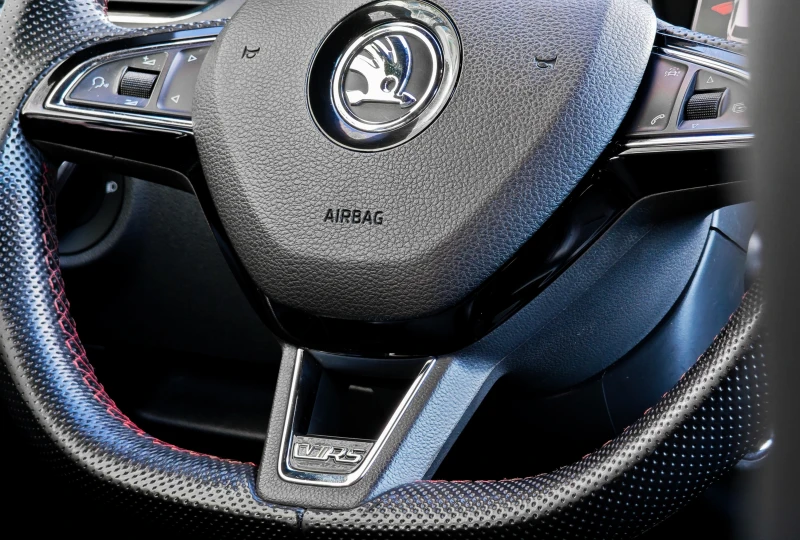 Skoda Octavia VRS 2.0 TDI DSG 4x4, снимка 6 - Автомобили и джипове - 52650034