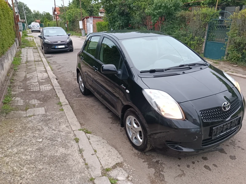 Toyota Yaris 1.0, снимка 2 - Автомобили и джипове - 52350842