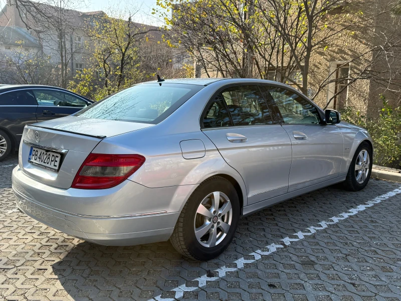 Mercedes-Benz C 220, снимка 5 - Автомобили и джипове - 52734937