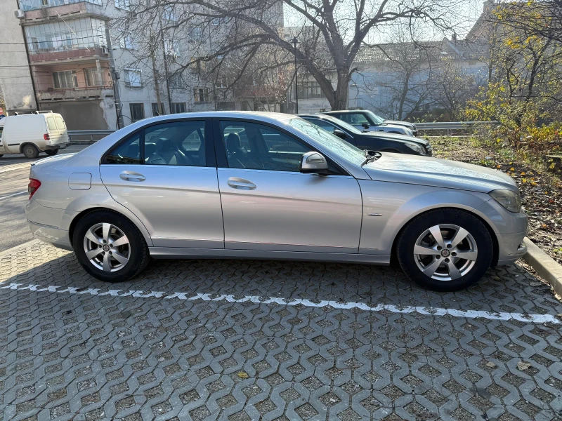 Mercedes-Benz C 220, снимка 3 - Автомобили и джипове - 52734937