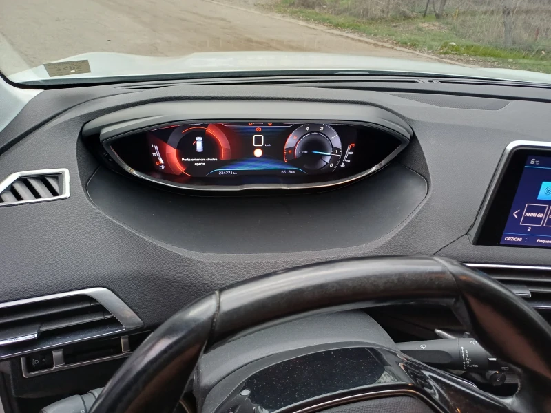 Peugeot 3008 1.5 BLUE HDI, снимка 15 - Автомобили и джипове - 52886087