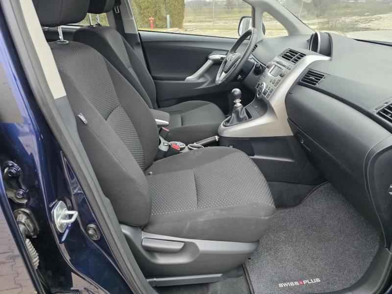 Toyota Verso 1.8i SWISS EDITION , снимка 8 - Автомобили и джипове - 53466318