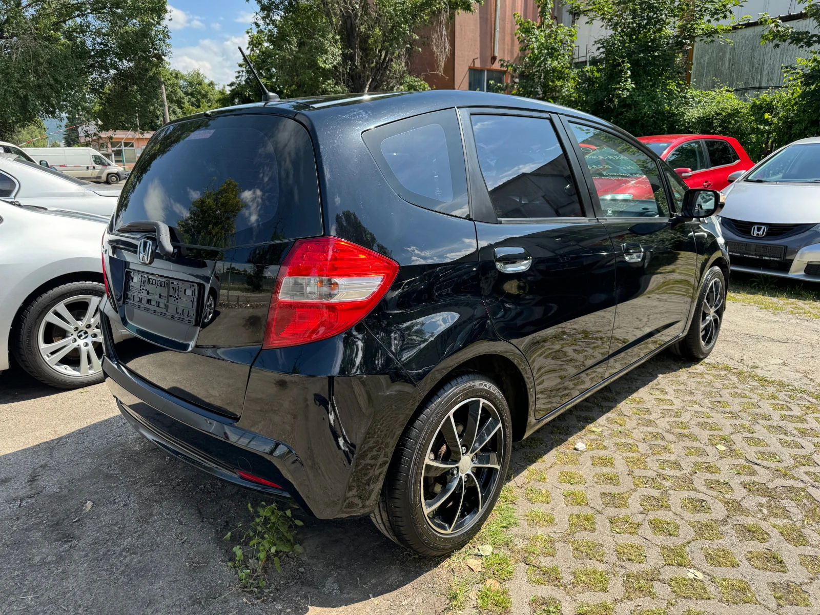 Honda Jazz 1.4 / АВТОМАТ - изображение 2