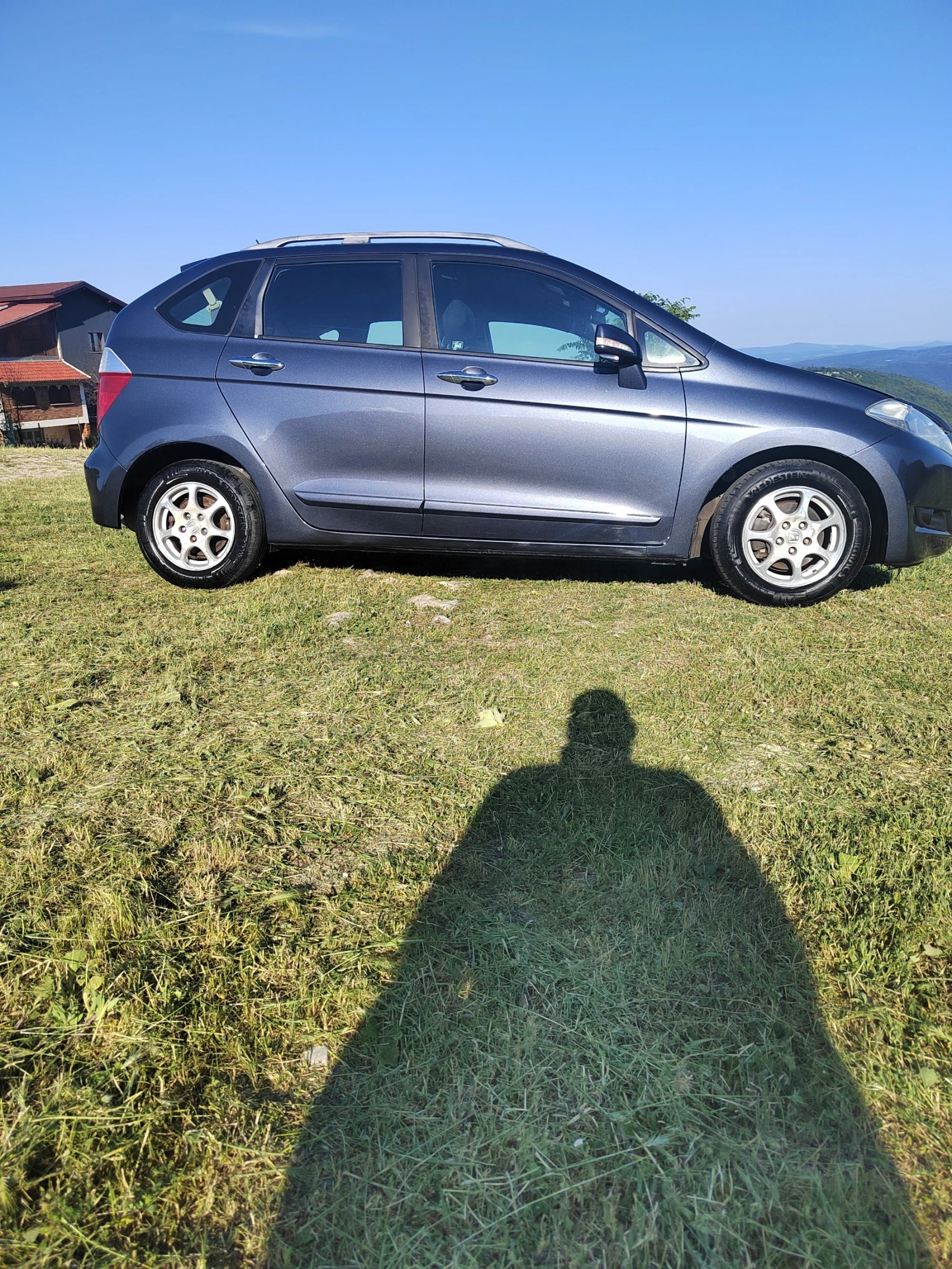 Honda Fr-v 1.7 - изображение 2