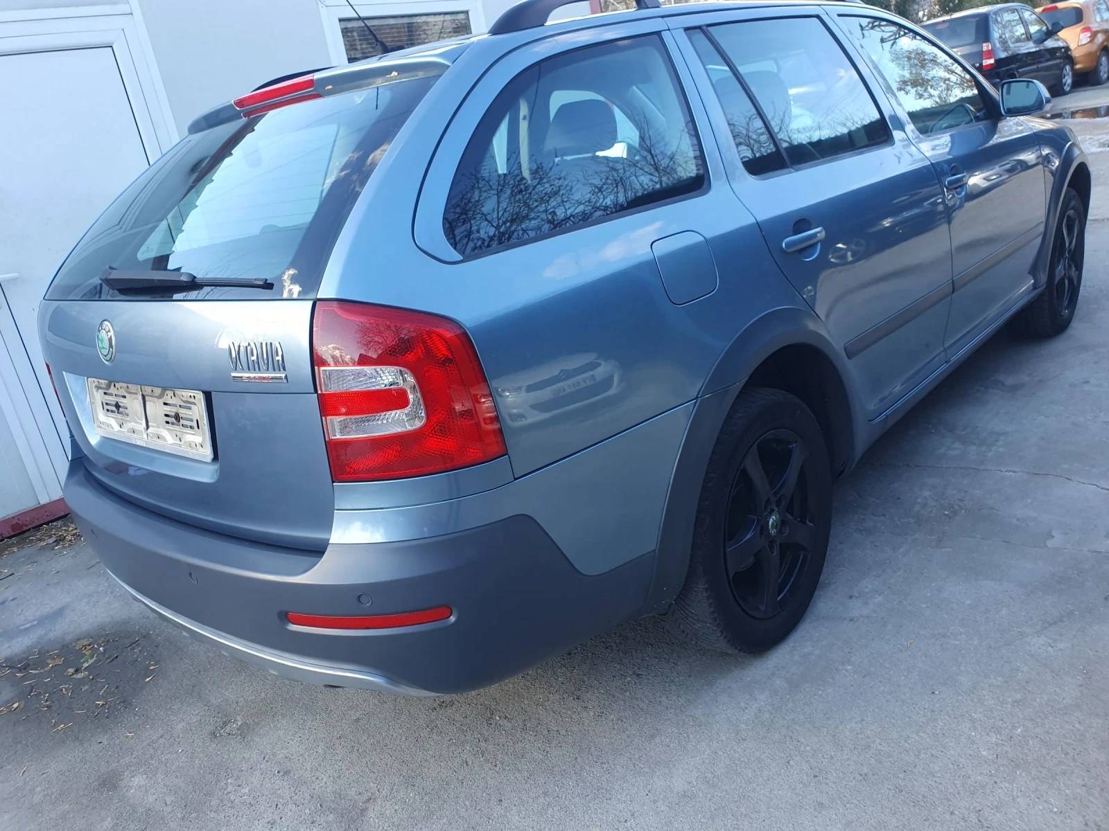 Skoda Octavia 2.0 TDI 8 Klapana SKOUT  4X4 NAVI KOJA  ITALY  - изображение 4