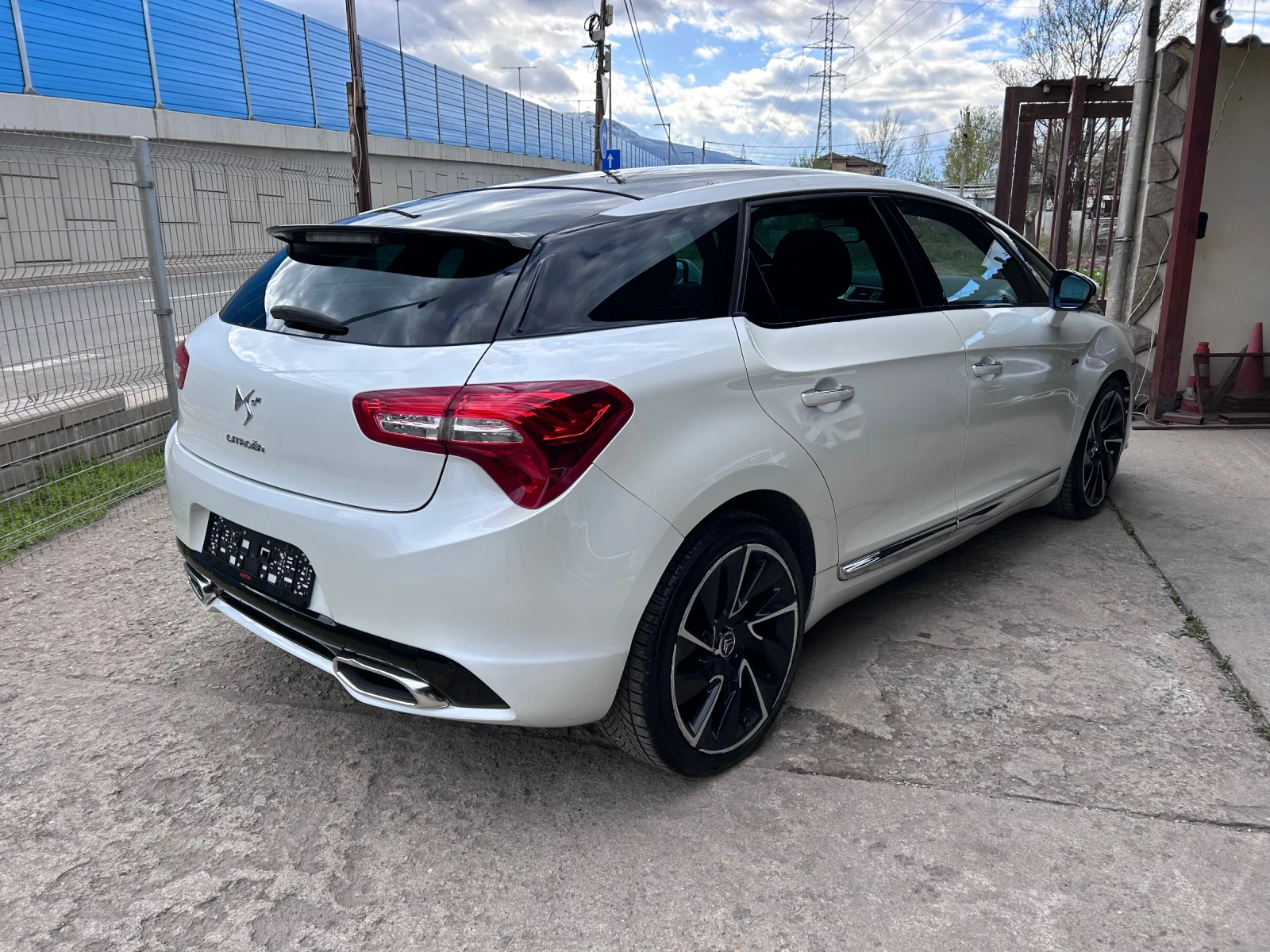 DS DS 5 2.0HDI HYBRID 4X4 - изображение 4