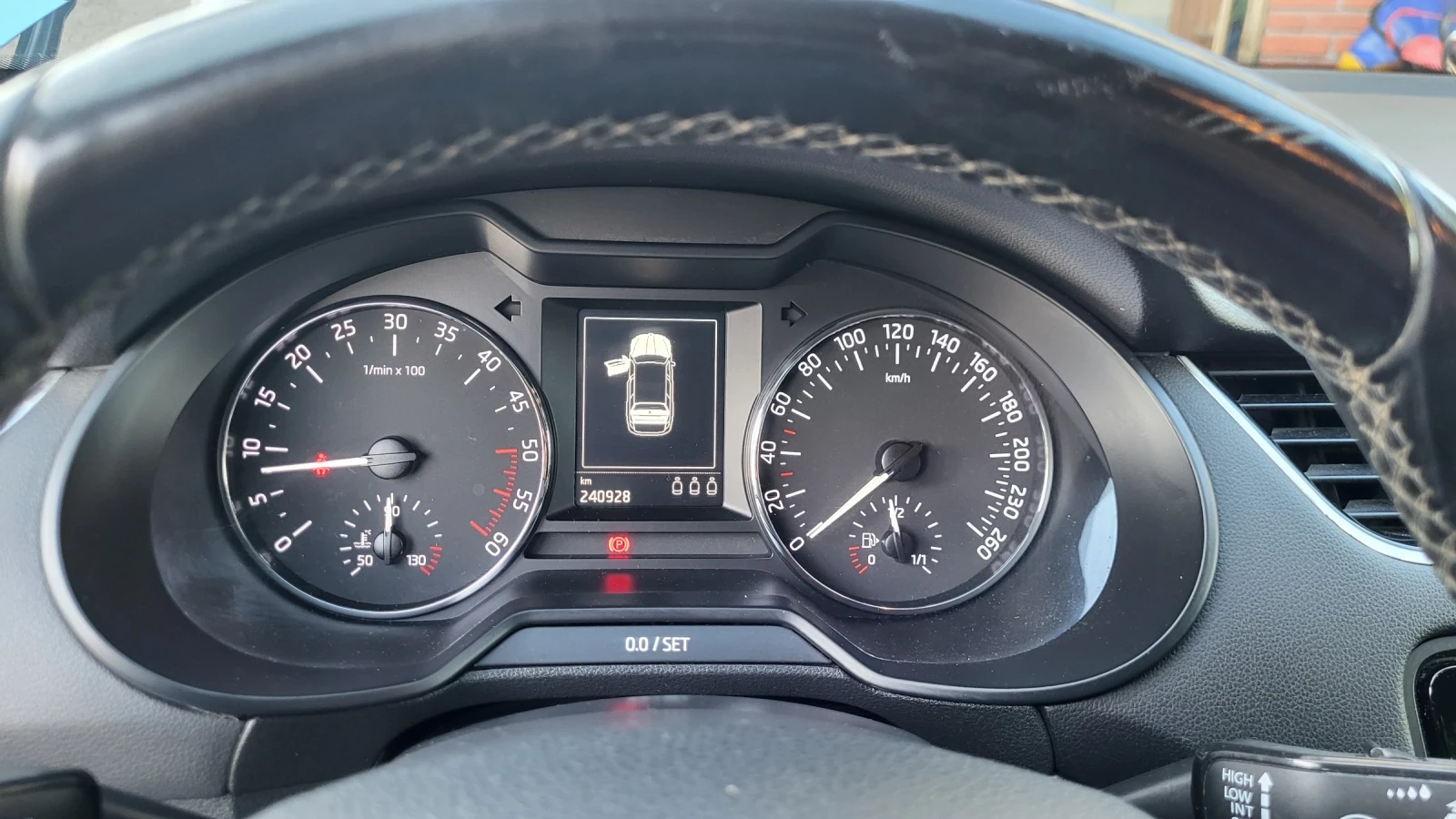Skoda Octavia 2.0 TDI * 4х4* Швейцария  - изображение 3