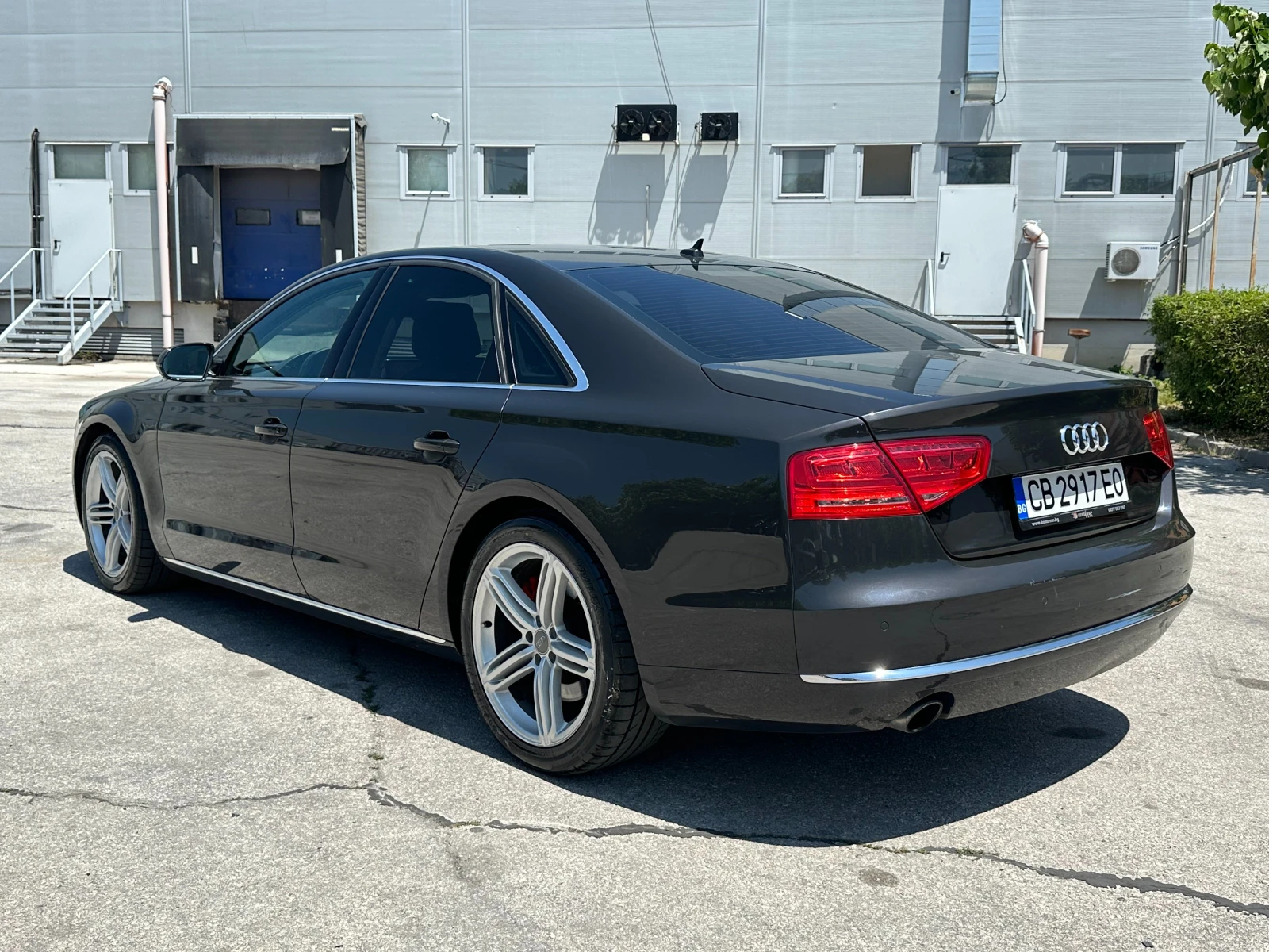 Audi A8 4.2d 351 к.с. - изображение 3