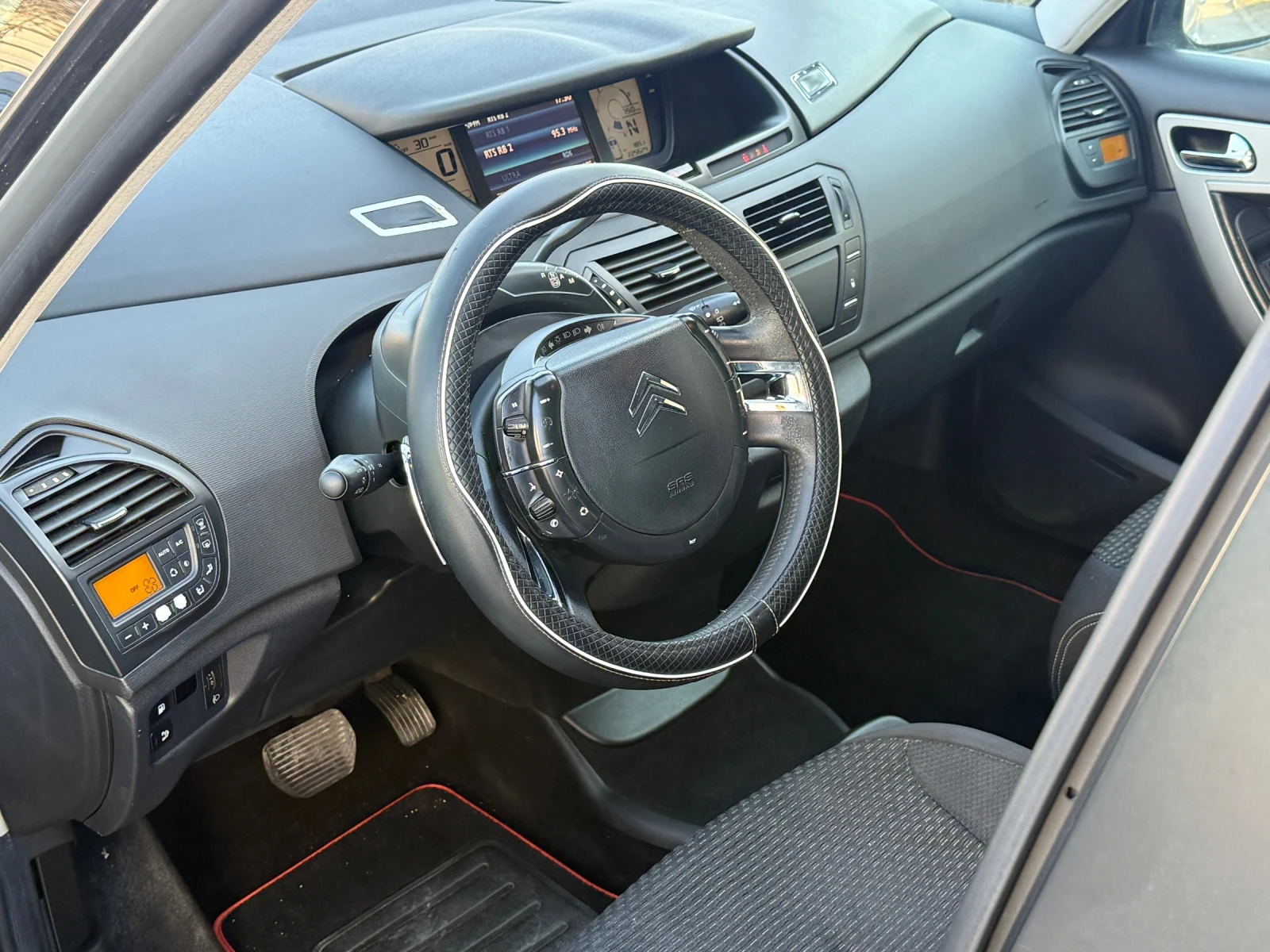 Citroen C4 Picasso AVTOMATIK NAVI FULL, снимка 8 - Автомобили и джипове - 53822244
