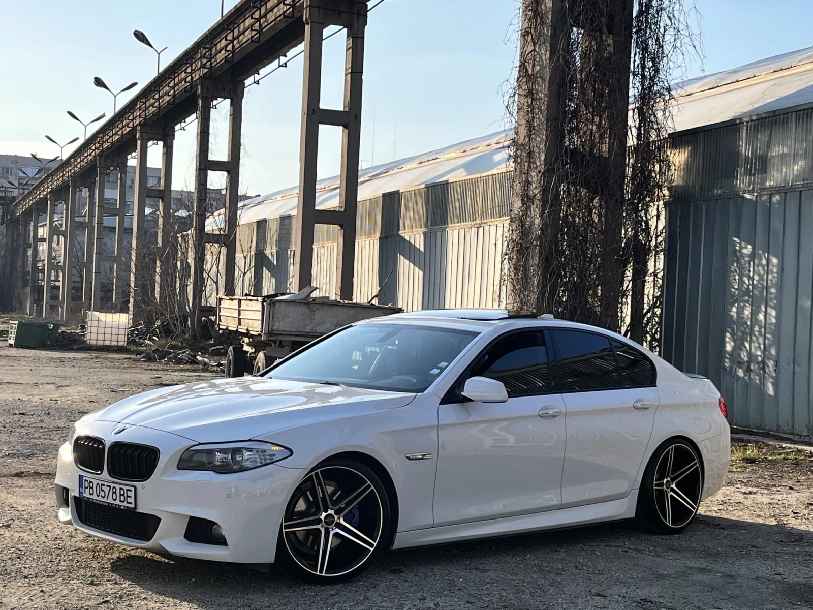 BMW 520 М ВОЛАН, СПОРТНО ОКАЧВАНЕ, CAR PLAY