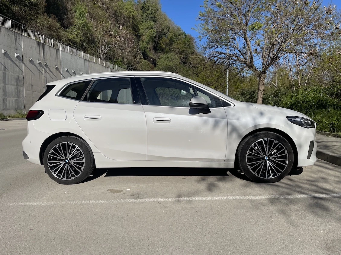 BMW 2 Active Tourer 220 Luxury Line, снимка 4 - Автомобили и джипове - 54706552