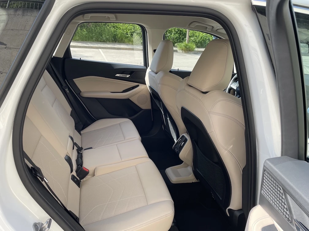 BMW 2 Active Tourer 220 Luxury Line, снимка 10 - Автомобили и джипове - 54706552