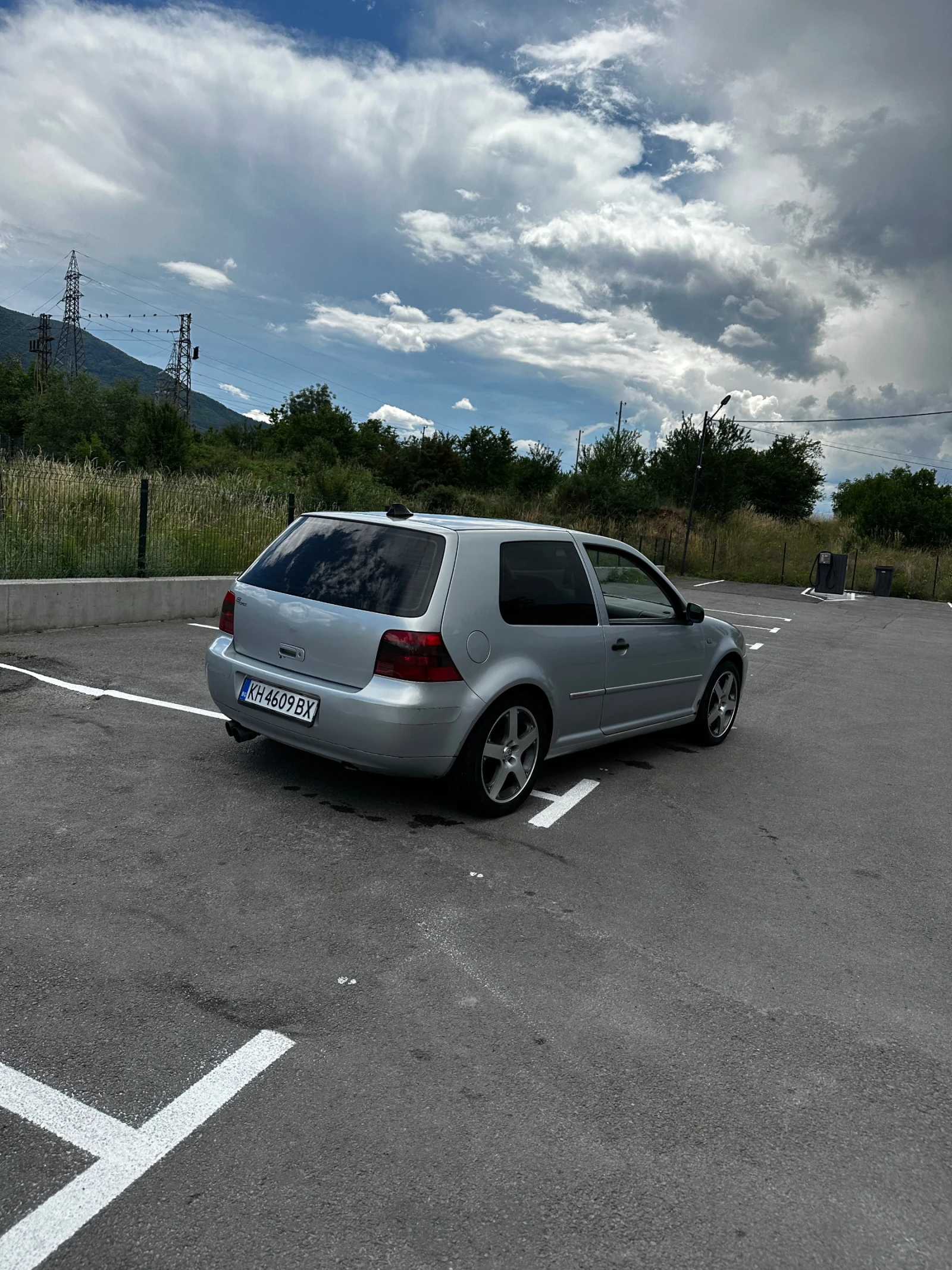 VW Golf 2.3 V5, снимка 4 - Автомобили и джипове - 54949179