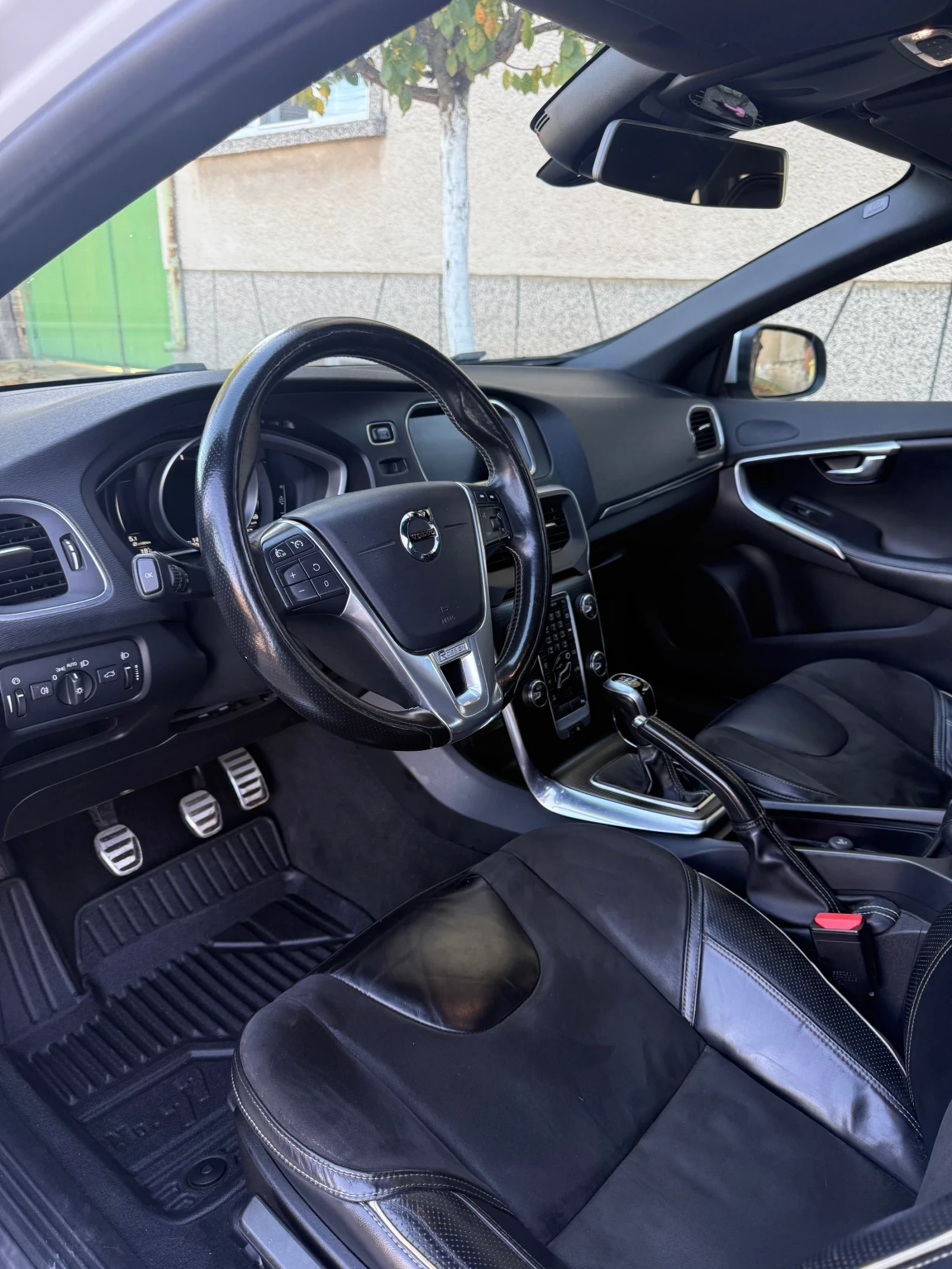 Volvo V40 R - design , снимка 9 - Автомобили и джипове - 54955742