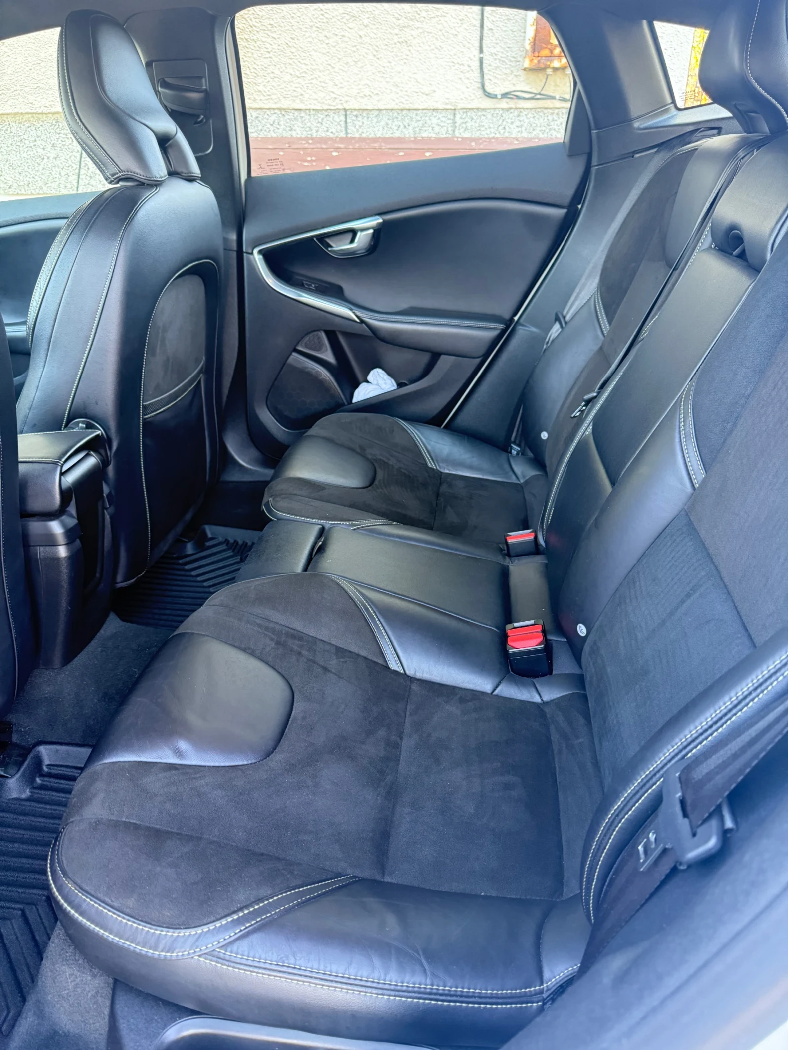 Volvo V40 R - design , снимка 10 - Автомобили и джипове - 54955742