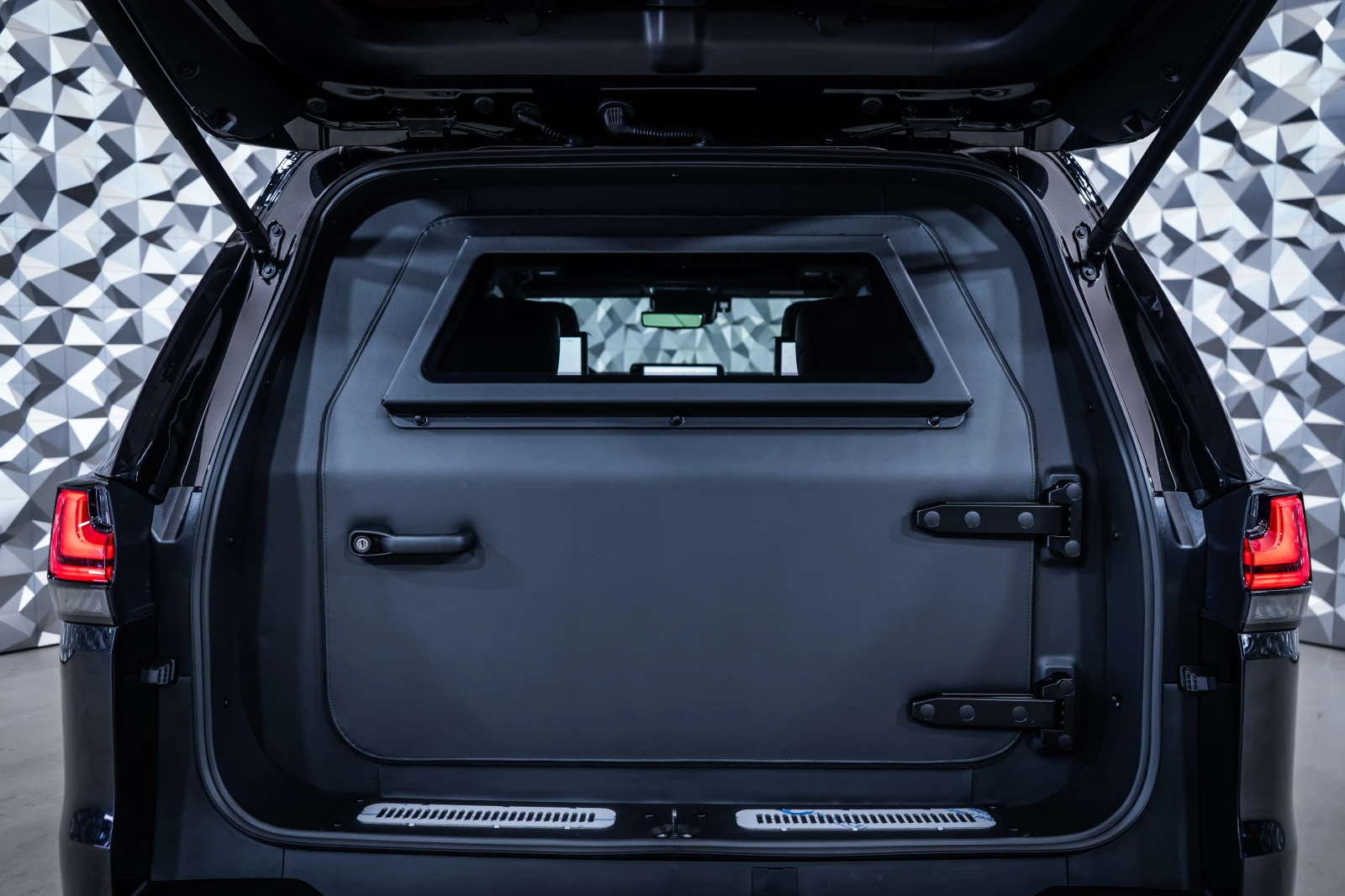 Lexus LX 600 B6 Armor* Ultra LUXURY* 360, снимка 16 - Автомобили и джипове - 55034689