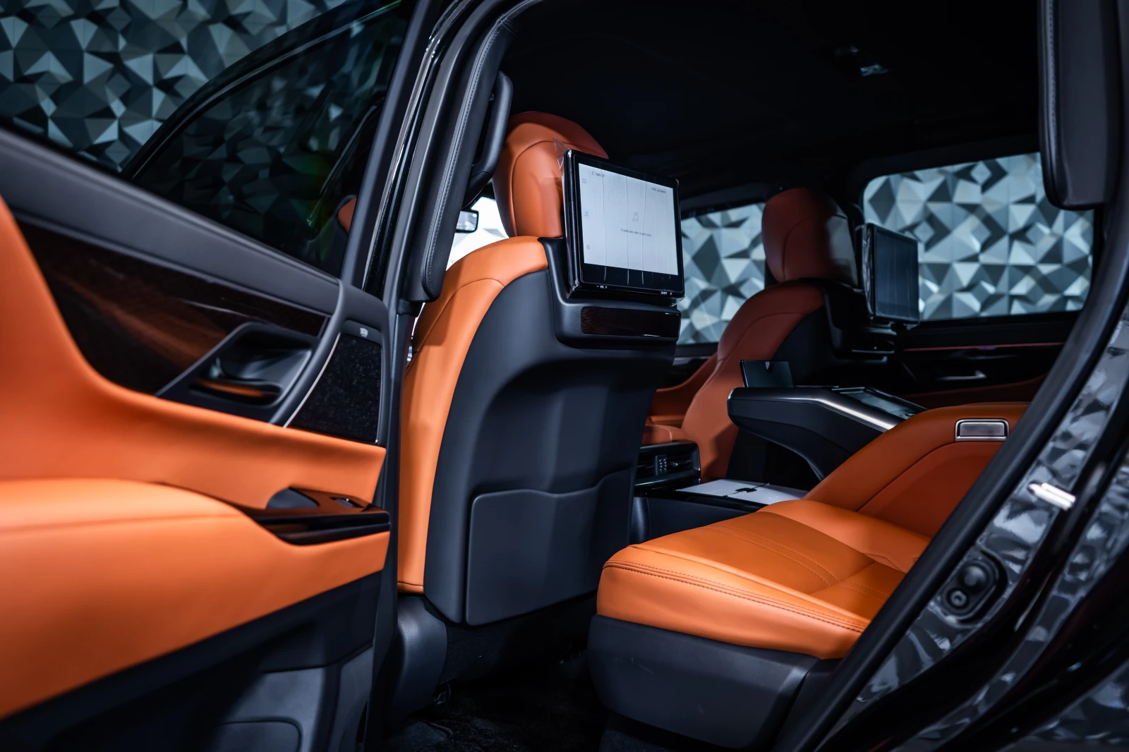 Lexus LX 600 B6 Armor* Ultra LUXURY* 360, снимка 12 - Автомобили и джипове - 55034689