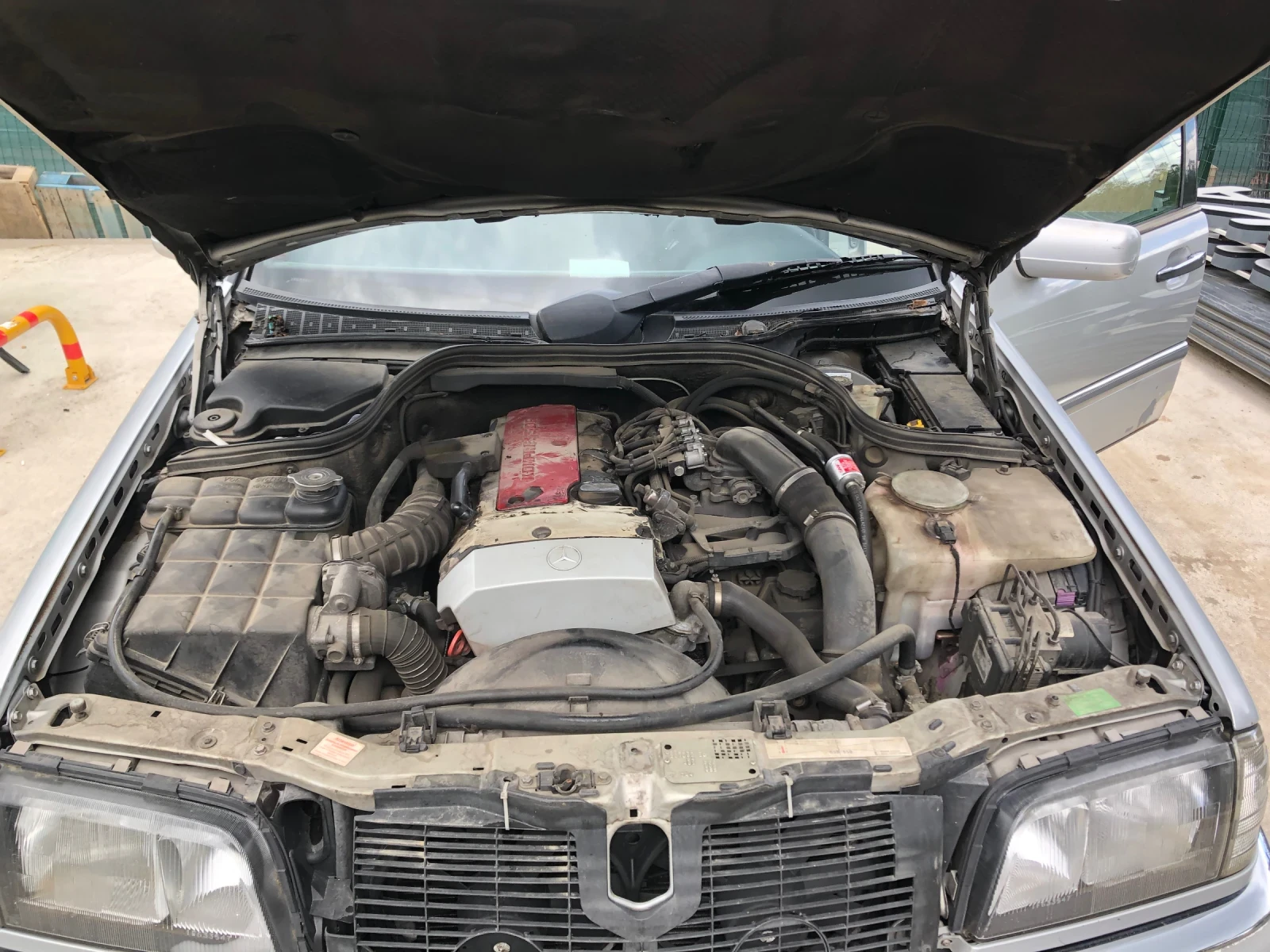 Mercedes-Benz C 200 Kompressor, снимка 6 - Автомобили и джипове - 55207857